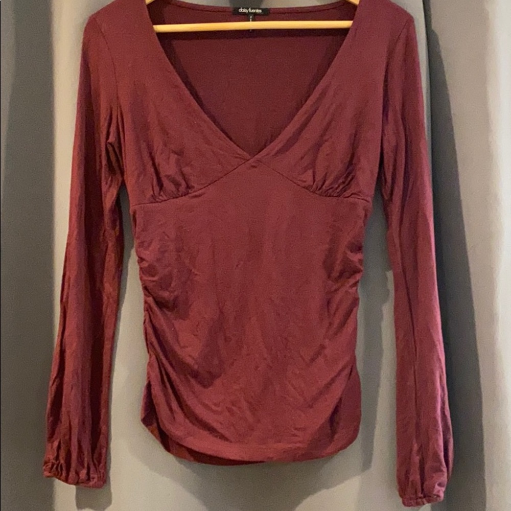 Daisy Fuentes Burgundy Long Sleeve Too